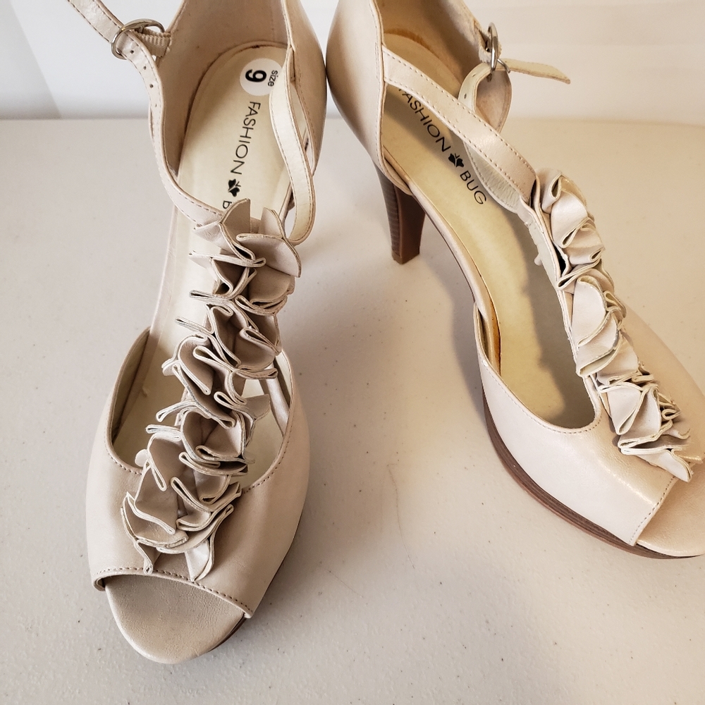 Fashion Bug‎ Beige Ruffle Heels